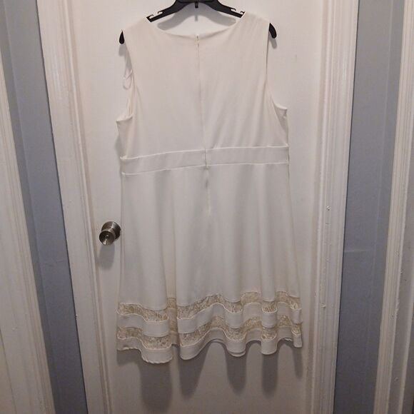 R & M Richards White/Cream Dress – Women’s Plus 20W – Lined - Picture 5 of 14